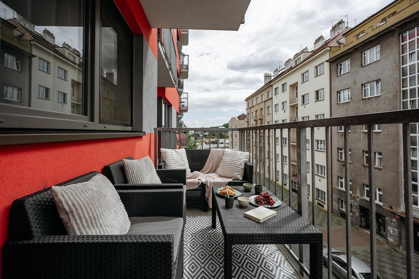 Prague Days - Bright Apartment - Balcony - Private Parking المظهر الخارجي الصورة